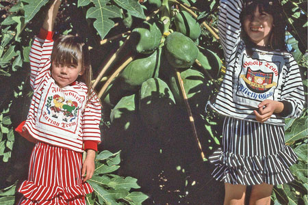 Cox Girls with Moy's Large Papayas