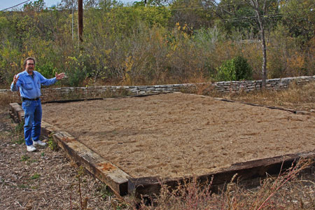 Paul Cox shows demonstraeten garden